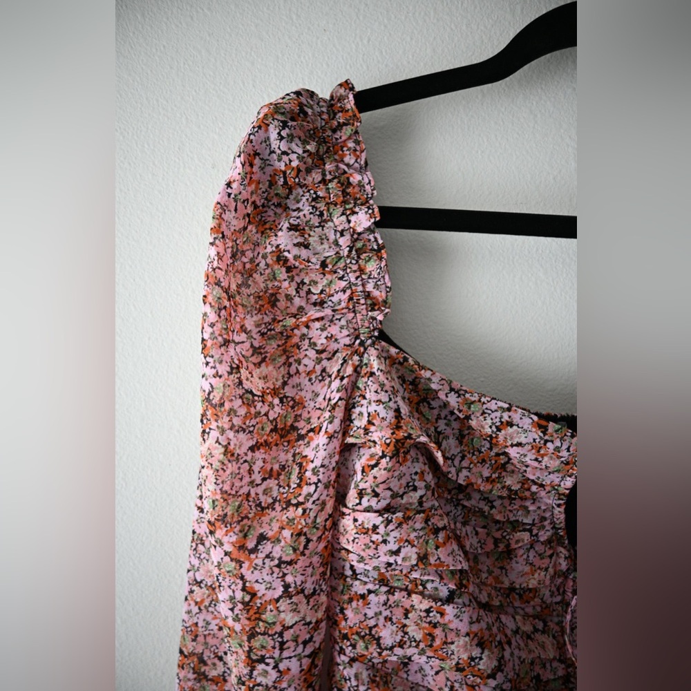 ASTR The Label Floral Pink Blouse NWOT - Picture 5 of 7